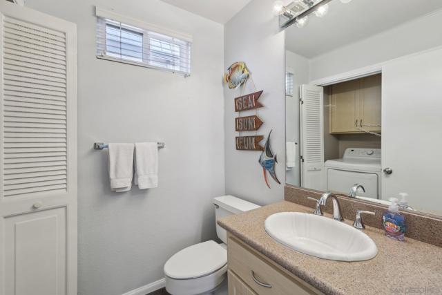 872 S Sierra Ave, Solana Beach CA: https://media.crmls.org/mediaz/4738fabb-cbca-49c3-916f-177f6c274890.jpg