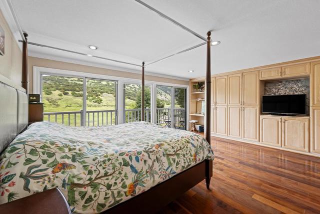 17480 Hoot Owl Way, Morgan Hill CA: https://media.crmls.org/mediaz/47392396-c90c-4900-acc5-cac83592fd5f.jpg