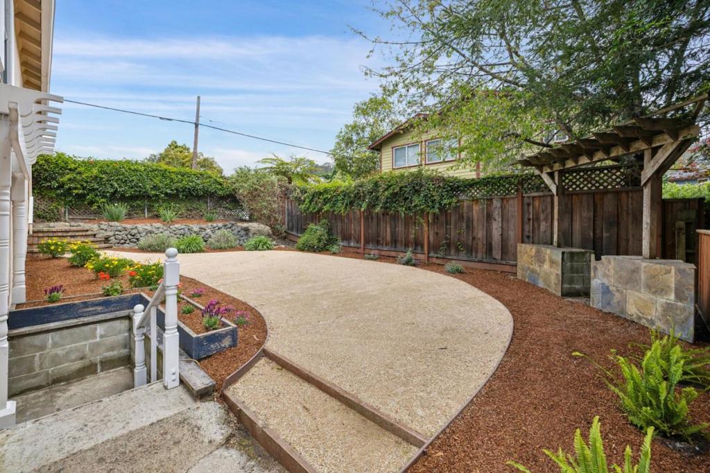 https://media.crmls.org/mediaz/4739cfea-7a23-4e9d-bdeb-d5a9e31bf6ab.jpg?preset=X-Large
