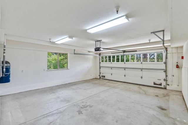 822 San Carlos Avenue, El Granada CA: https://media.crmls.org/mediaz/473a26c9-ce73-4186-be58-cb8dd7da19b8.jpg