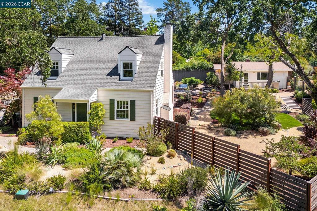 425 Lakewood Cir