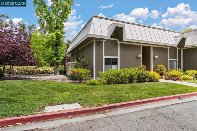 1244 Singingwood Ct., Walnut Creek CA: https://media.crmls.org/mediaz/473ac9a7-4903-4013-95b7-07c54f955696.jpg