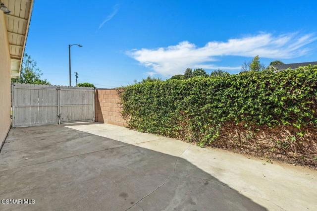 2142 Atwater Avenue, Simi Valley CA: https://media.crmls.org/mediaz/473bcf7b-1358-48d6-b254-9e333a2f8374.jpg