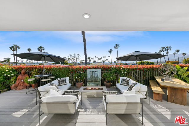 29500 Heathercliff Road, Malibu CA: https://media.crmls.org/mediaz/473bfdcc-6bf5-455e-ad65-8b40115df89b.jpg