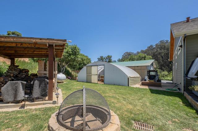 9247 Holly Hill Drive, Salinas CA: https://media.crmls.org/mediaz/473c079b-57fc-4bea-b6f1-bef7acf1b448.jpg