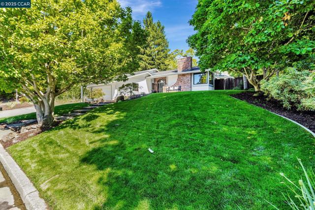 38 Sanders Ranch Rd, Moraga CA: https://media.crmls.org/mediaz/473c5d43-c6ab-4938-a43f-b13b07db0e0c.jpg