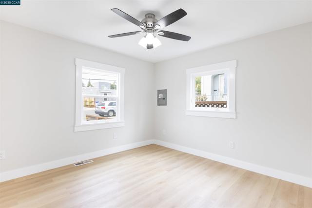 3500 66th Ave, Oakland CA: https://media.crmls.org/mediaz/473cdff6-af76-4648-8e97-10374cc2da16.jpg