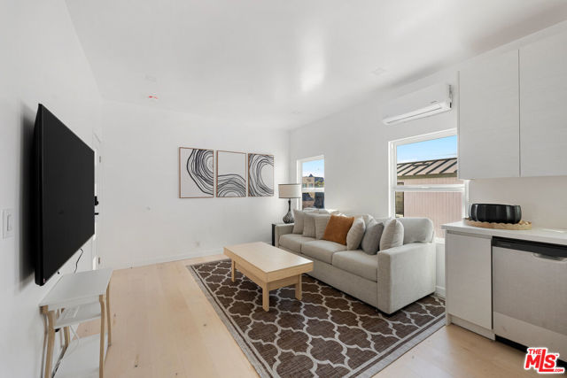 Drew Fenton | 117 W Channel Road Santa Monica CA | MLS: 7022860