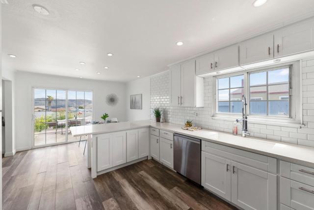 6 John Glenn Circle, Daly City CA: https://media.crmls.org/mediaz/473df7c0-d546-44e6-90f7-84117af495d3.jpg