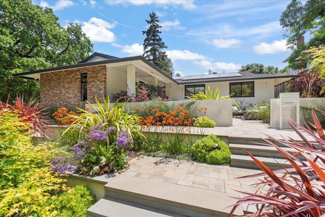 104 Pinta Court, Los Gatos CA: https://media.crmls.org/mediaz/473e0e04-c37e-48bb-9d5f-0185df3521d9.jpg