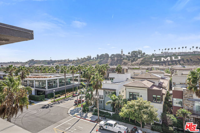 12714 W Sea Spray Place, Playa Vista CA: https://media.crmls.org/mediaz/473e6781-a4bc-4600-9bfe-0d09404c241c.jpg