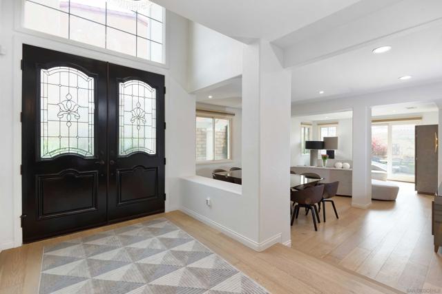 1329 Caminito Balada, La Jolla CA: https://media.crmls.org/mediaz/473e877e-68cd-4da8-bc9e-1a52dd967246.jpg