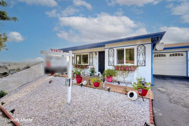 Detail Gallery Image 3 of 33 For 3733 Gail Dr, Oceanside,  CA 92056 - 2 Beds | 1 Baths