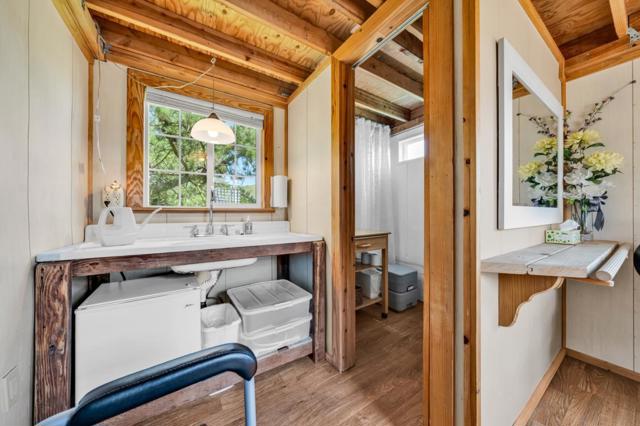575 Dolores Avenue, Half Moon Bay CA: https://media.crmls.org/mediaz/473f1cda-7b4b-4b75-ab47-9bf356d943b1.jpg