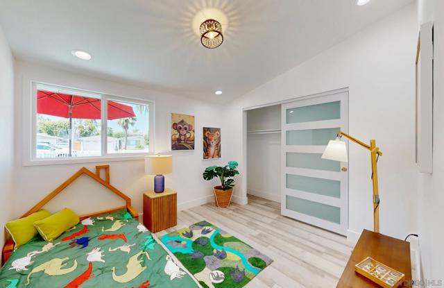 873 Towne Street, Costa Mesa CA: https://media.crmls.org/mediaz/473f7a0b-549e-4638-8efe-0083403e8bf0.jpg