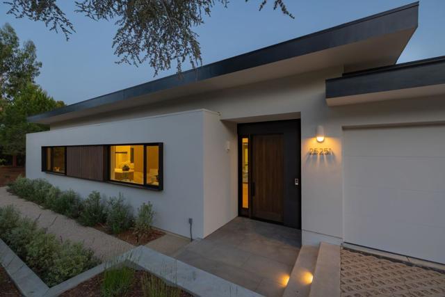 25251 La Rena Lane, Los Altos Hills CA: https://media.crmls.org/mediaz/47407716-36d9-44b2-90a4-0555859118c8.jpg