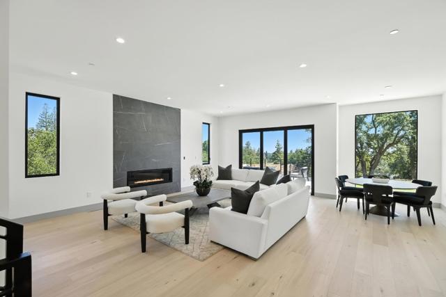 1127 Hillslope Place, Los Altos CA: https://media.crmls.org/mediaz/47409972-5dca-451c-a481-2feb50a3e345.jpg