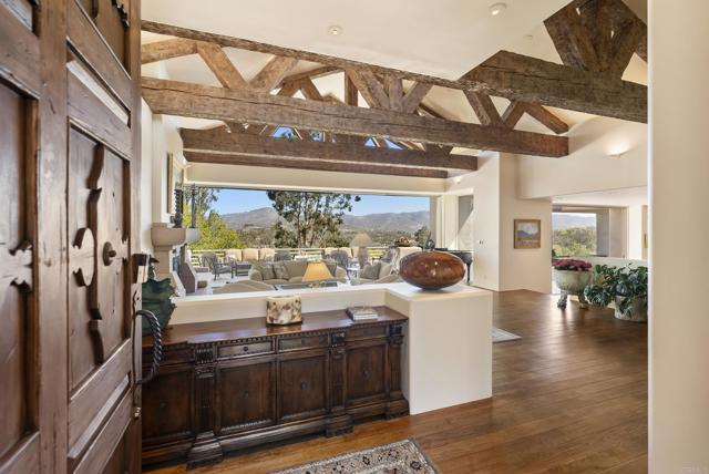 17037 El Mirador, Rancho Santa Fe CA: https://media.crmls.org/mediaz/47417ef5-3254-4140-9c2d-35b1b7045010.jpg