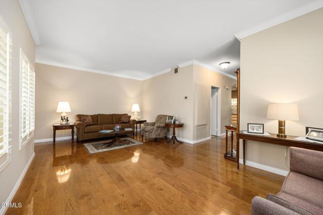 Detail Gallery Image 4 of 24 For 484 S Euclid #107,  Pasadena,  CA 91101 - 3 Beds | 2/1 Baths