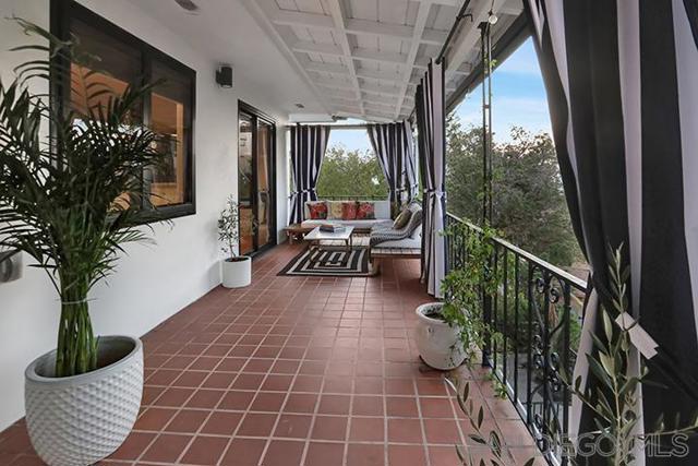 9586 Alto Dr, La Mesa CA: https://media.crmls.org/mediaz/47424469-a698-494a-811f-c6203f3efd9e.jpg
