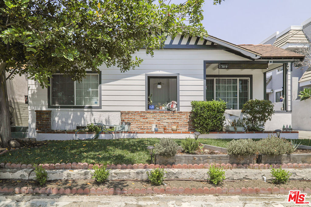 1309 E Wilson Avenue