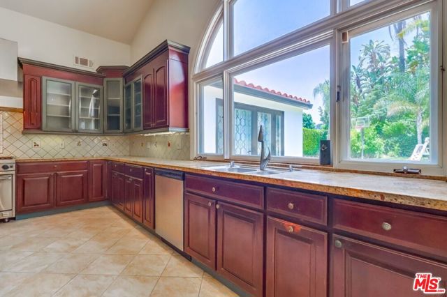 114 S Layton Drive, Los Angeles CA: https://media.crmls.org/mediaz/4742c01f-30e8-40e5-9f3d-53662fa33e9f.jpg