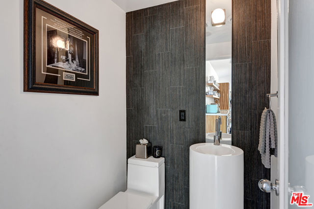 1155 E Mesquite Avenue, Palm Springs CA: https://media.crmls.org/mediaz/474331c1-062a-45e1-9348-c2cbef16de2b.jpg