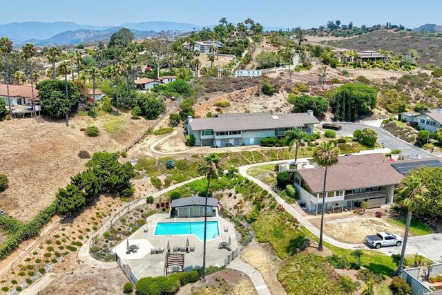 61 Via Larga Vista, Bonsall CA: https://media.crmls.org/mediaz/4744b08e-93ab-4ce4-9c9f-a0748930025c.jpg