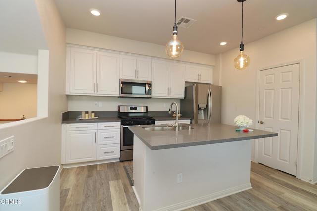 Detail Gallery Image 4 of 45 For 24847 Whaler Way, Harbor City,  CA 90710 - 2 Beds | 2/1 Baths