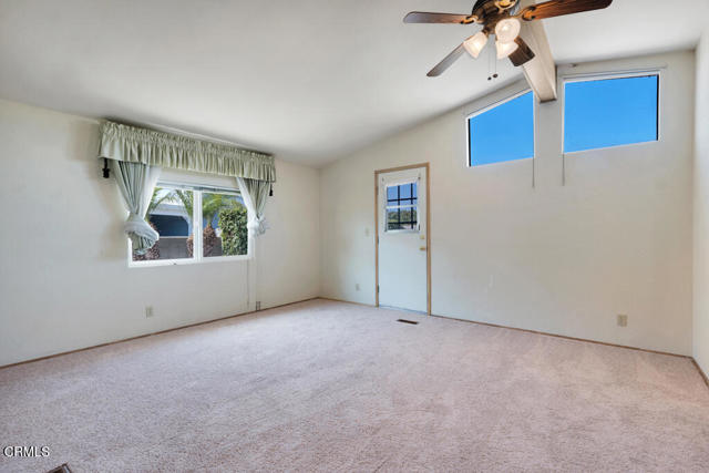 975 W Telegraph Road, Santa Paula CA: https://media.crmls.org/mediaz/4747c2da-8376-43f4-b0d1-1572a5858edd.jpg