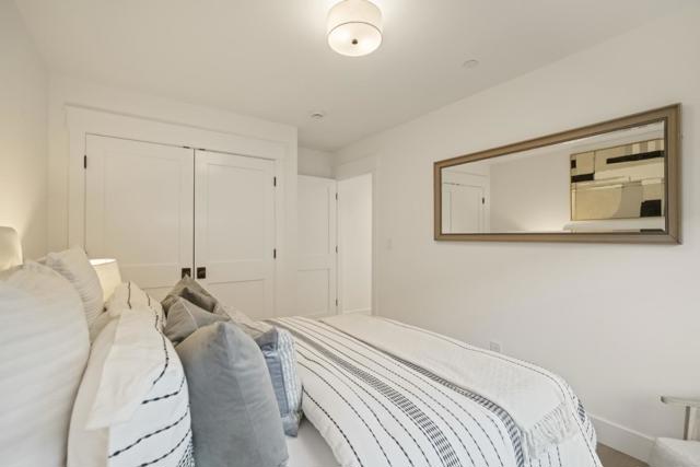 911 Peggy Lane, Menlo Park CA: https://media.crmls.org/mediaz/474827a5-bd12-46f5-90c5-204cd96f6216.jpg
