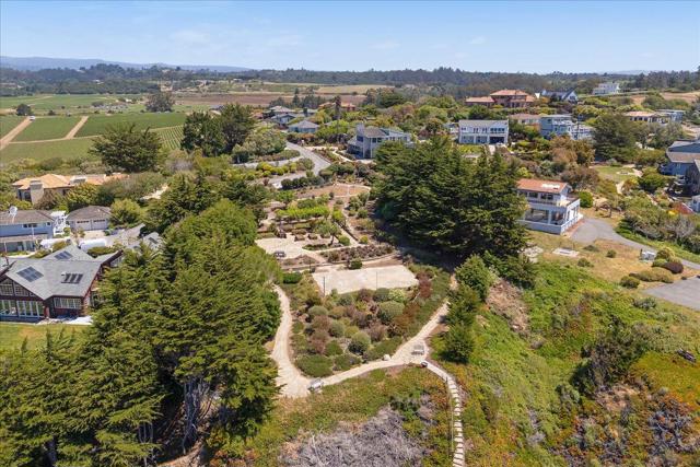 405 Heather Point Lane, Watsonville CA: https://media.crmls.org/mediaz/474949ef-ff5c-4fe7-b199-e030323e572b.jpg