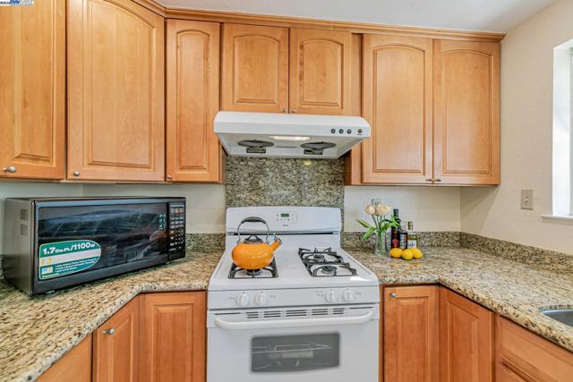 Image 16 of 58 For 42210 Live Oak Cir