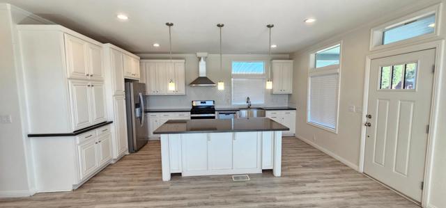 553 Millpond Drive, San Jose CA: https://media.crmls.org/mediaz/474a158a-58e4-44be-95a2-66a331ced365.jpg