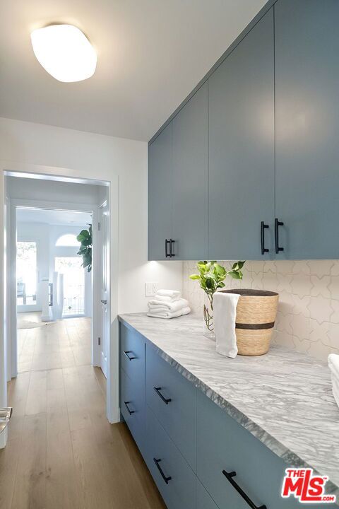 1305 Duende Lane, Pacific Palisades CA: https://media.crmls.org/mediaz/474b58c5-967b-4c17-ad56-d21ba5345f19.jpg