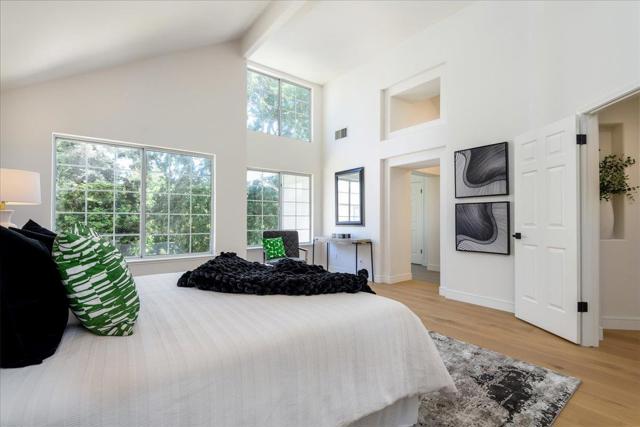 18 Melvin Henry Court, Redwood City CA: https://media.crmls.org/mediaz/474d283d-ed4d-45ca-8046-d5a643b4dcdb.jpg