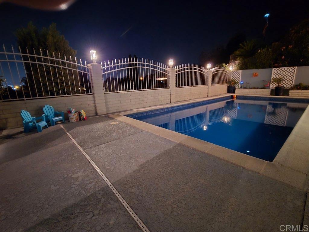 https://media.crmls.org/mediaz/474d74bd-bc77-491d-9c12-8204ff7d08f2.jpg?preset=X-Large