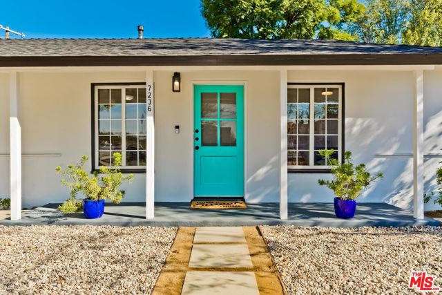 7236 Encino Avenue, Van Nuys CA: https://media.crmls.org/mediaz/474db1e8-6c9d-4756-9723-20ff831e33a3.jpg