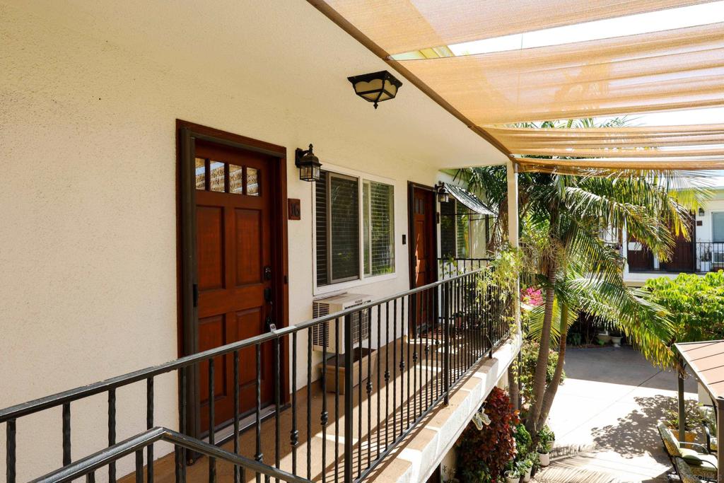 4425 50th St. - photo 4