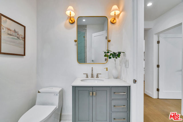 7832 Croydon Avenue, Los Angeles CA: https://media.crmls.org/mediaz/474ea3ea-3cf0-49d2-baa1-7ec859ce9a41.jpg