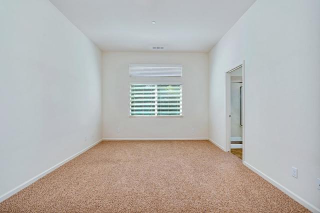 1149 Bellflower Way, Los Banos CA: https://media.crmls.org/mediaz/474f05ab-d67a-4fb5-bdb9-c49fa4cc5147.jpg