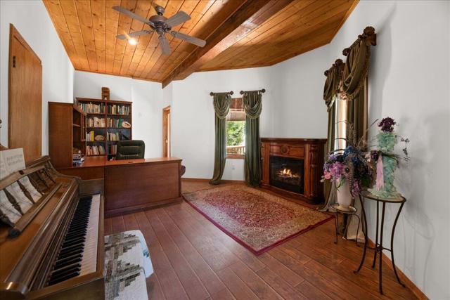 30097 Enchanted Way, Running Springs CA: https://media.crmls.org/mediaz/474f0c41-513f-4bd8-a713-55d0ad1278d6.jpg