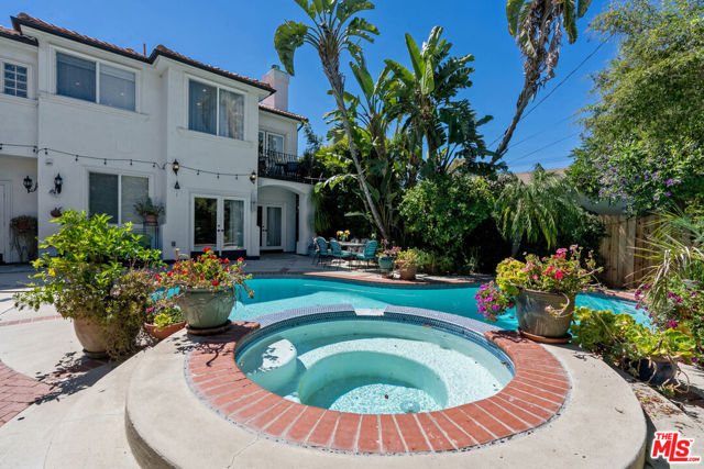 4544 Tobias Avenue, Sherman Oaks CA: https://media.crmls.org/mediaz/474f4400-efd7-4d2f-932d-0e26dea7af6c.jpg