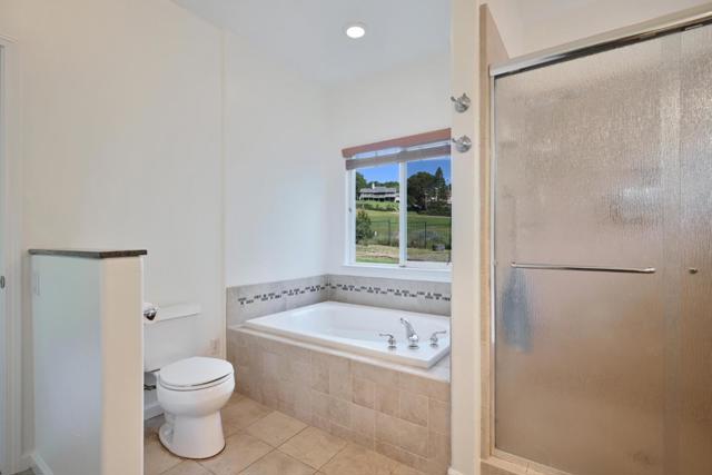 1685 American River Trail,  CA: https://media.crmls.org/mediaz/47505333-daae-4718-94a6-24f7c2b793f6.jpg