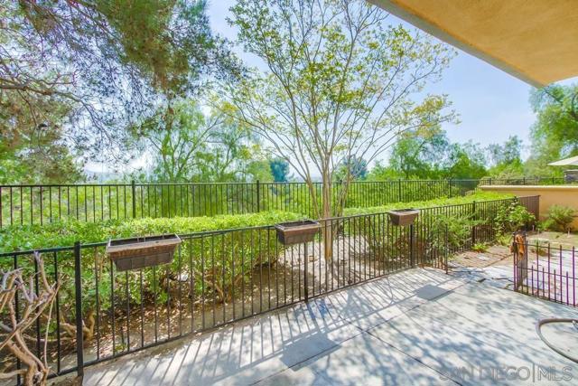 12079 Tivoli Park Row, San Diego CA: https://media.crmls.org/mediaz/4750ba43-606b-4e20-8eca-3db364f50775.jpg