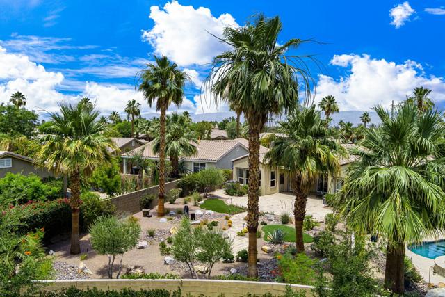 81943 Prism Drive, La Quinta CA: https://media.crmls.org/mediaz/47510e00-f8ee-4eb3-b5d4-6618c7071b9a.jpg