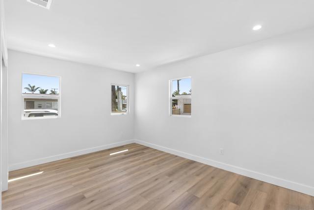 291 Ebony Avenue, Imperial Beach CA: https://media.crmls.org/mediaz/47513f24-3d68-413c-8124-f114888f2f0c.jpg