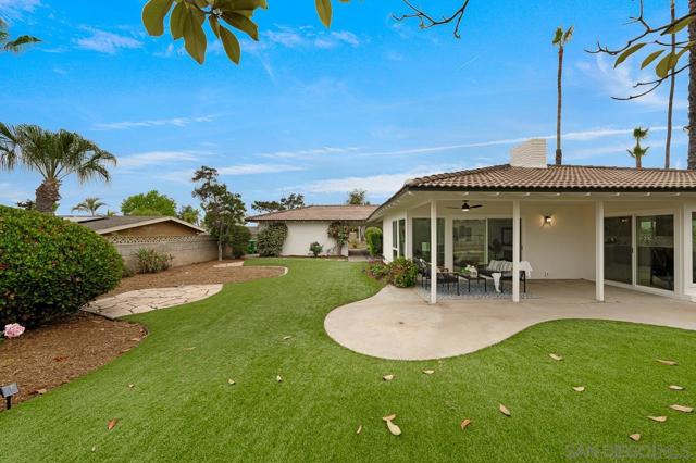 5435 Del Cerro Blvd, San Diego CA: https://media.crmls.org/mediaz/475196d5-ca9a-4018-848d-548615456eb2.jpg