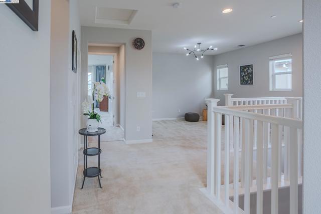 2239 Jessica Way, Tracy CA: https://media.crmls.org/mediaz/4751eac5-8375-4a82-8df3-75642e14a7db.jpg