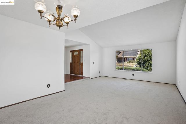2125 Robles Dr, Antioch CA: https://media.crmls.org/mediaz/47520a71-b6c3-4d28-9842-9bfffa2b5311.jpg